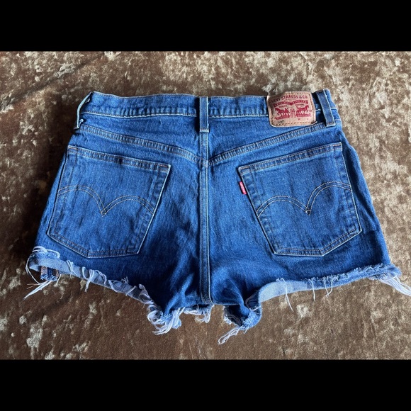 Levi’s 501 - Denim Cutoff Shorts - Size 28 - Picture 4 of 8